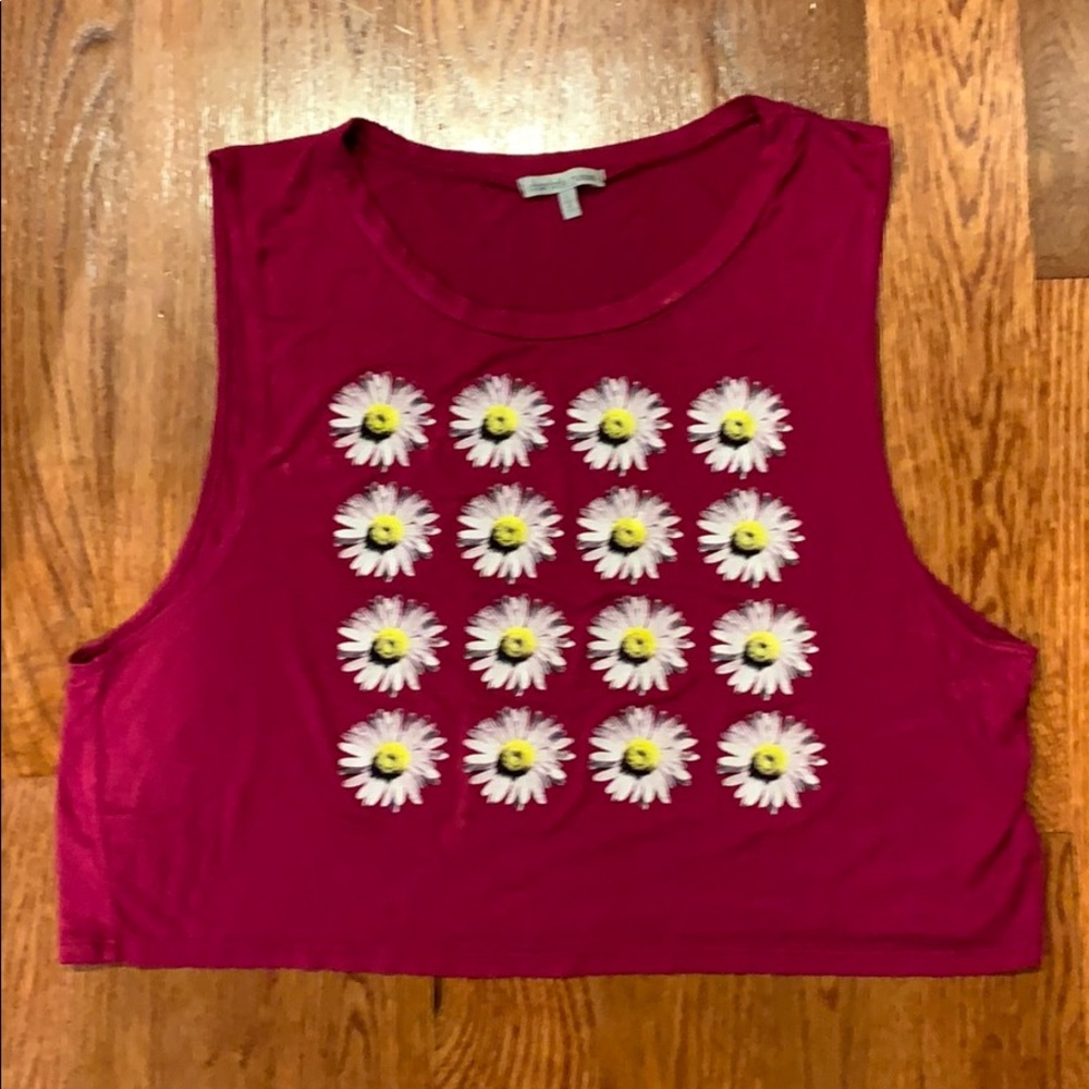 Charlotte Russe Sleeveless Crop Daisy top
